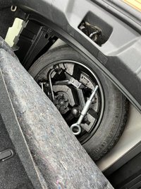 USED 2013 VOLVO V40 D2 CROSS COUNTRY SE Sensors, DAB, Great Condition