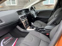 USED 2013 VOLVO V40 D2 CROSS COUNTRY SE Sensors, DAB, Great Condition