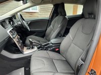 USED 2013 VOLVO V40 D2 CROSS COUNTRY SE Sensors, DAB, Great Condition