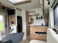 USED 2022 72 PILOTE G740 EVIDENCE 2.2  9 SPEED AUTO WITH ISLAND BED