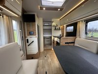 USED 2022 72 PILOTE G740 EVIDENCE 2.2  9 SPEED AUTO WITH ISLAND BED