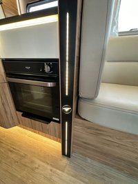 USED 2022 72 PILOTE G740 EVIDENCE 2.2  9 SPEED AUTO WITH ISLAND BED