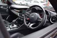 USED 2020 70 ALFA ROMEO GIULIA 2.9 V6 BITURBO QUADRIFOGLIO 4d 503 BHP BUCKETS / CARBON ROOF / REMUS