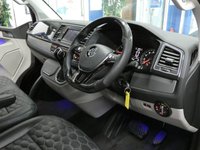 USED 2019 69 VOLKSWAGEN TRANSPORTER 2.0 T32 TDI KOMBI HIGHLINE 4MOTION BMT 196 BHP FULLY LOADED MASSIVE SPEC ABT BODY STYLING SUNROOF SAT NAV LEATHER HEATED ACC CRUISE REAR CAMERA PARKING SENSORS STUNNING EXAMPLE