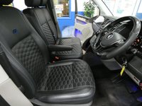USED 2019 69 VOLKSWAGEN TRANSPORTER 2.0 T32 TDI KOMBI HIGHLINE 4MOTION BMT 196 BHP FULLY LOADED MASSIVE SPEC ABT BODY STYLING SUNROOF SAT NAV LEATHER HEATED ACC CRUISE REAR CAMERA PARKING SENSORS STUNNING EXAMPLE