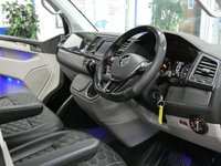 USED 2019 69 VOLKSWAGEN TRANSPORTER 2.0 T32 TDI KOMBI HIGHLINE 4MOTION BMT 196 BHP FULLY LOADED MASSIVE SPEC ABT BODY STYLING SUNROOF SAT NAV LEATHER HEATED ACC CRUISE REAR CAMERA PARKING SENSORS STUNNING EXAMPLE