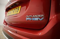 USED 2017 67 MITSUBISHI OUTLANDER 2.0 PHEV 4HS 5d 200 BHP LAST SERVICED AT 55,022 MILES IN A STUNNING COLOUR COMBO