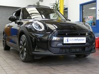 USED 2023 73 MINI HATCH COOPER COOPER S LEVEL 3 3d 181 BHP STUNNING EXAMPLE SAT NAV HARMAN KARDON SOUND LEATHER HEATED SEATS PANORAMIC SUNROOF REAR CAMERA PARKING SENSORS 1 OWNER MINI WARRANTY TILL SEPT 2026