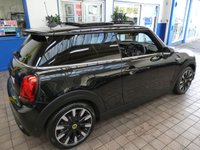 USED 2023 73 MINI HATCH COOPER COOPER S LEVEL 3 3d 181 BHP STUNNING EXAMPLE SAT NAV HARMAN KARDON SOUND LEATHER HEATED SEATS PANORAMIC SUNROOF REAR CAMERA PARKING SENSORS 1 OWNER MINI WARRANTY TILL SEPT 2026
