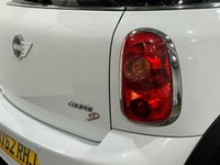 USED 2012 62 MINI COUNTRYMAN 2.0 COOPER SD 5d 141 BHP Striking Light White, Charcoal Sports Seats, 17" Alloy Sports Alloy Wheels