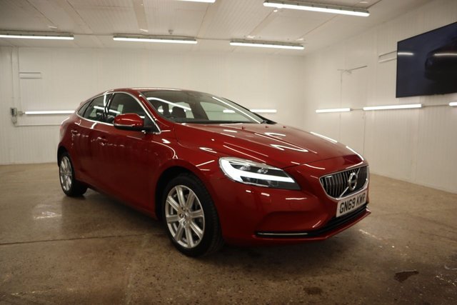 2019 69 Volvo V40 1.5 T3 INSCRIPTION EDITION 5d 151 BHP