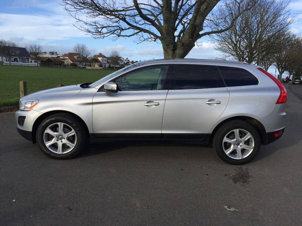 USED 2012 12 VOLVO XC60 2.4 D5 SE LUX AWD 5d 212 BHP SAT NAV DAB HEATED SEATS