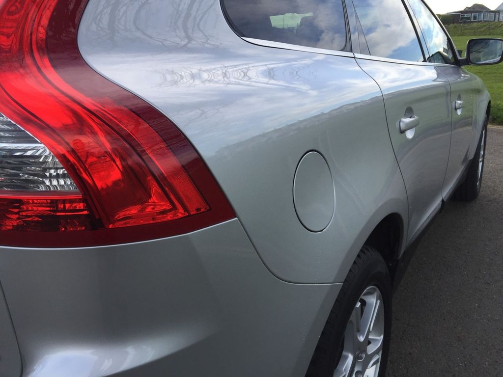 USED 2012 12 VOLVO XC60 2.4 D5 SE LUX AWD 5d 212 BHP SAT NAV DAB HEATED SEATS