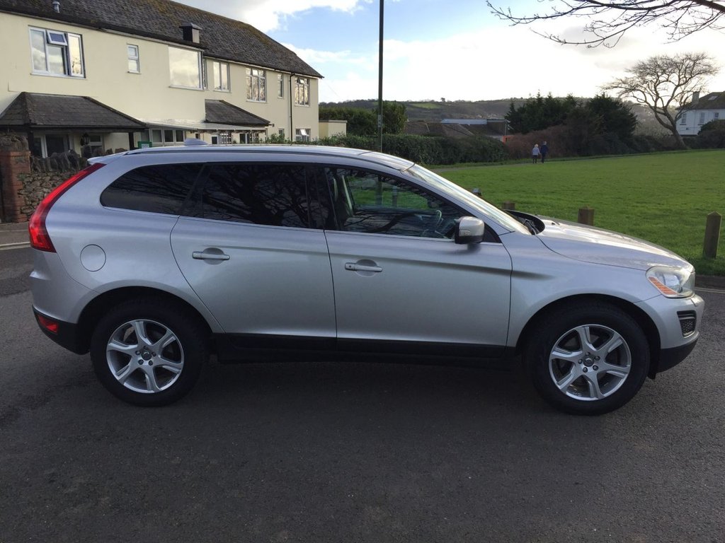 USED 2012 12 VOLVO XC60 2.4 D5 SE LUX AWD 5d 212 BHP SAT NAV DAB HEATED SEATS