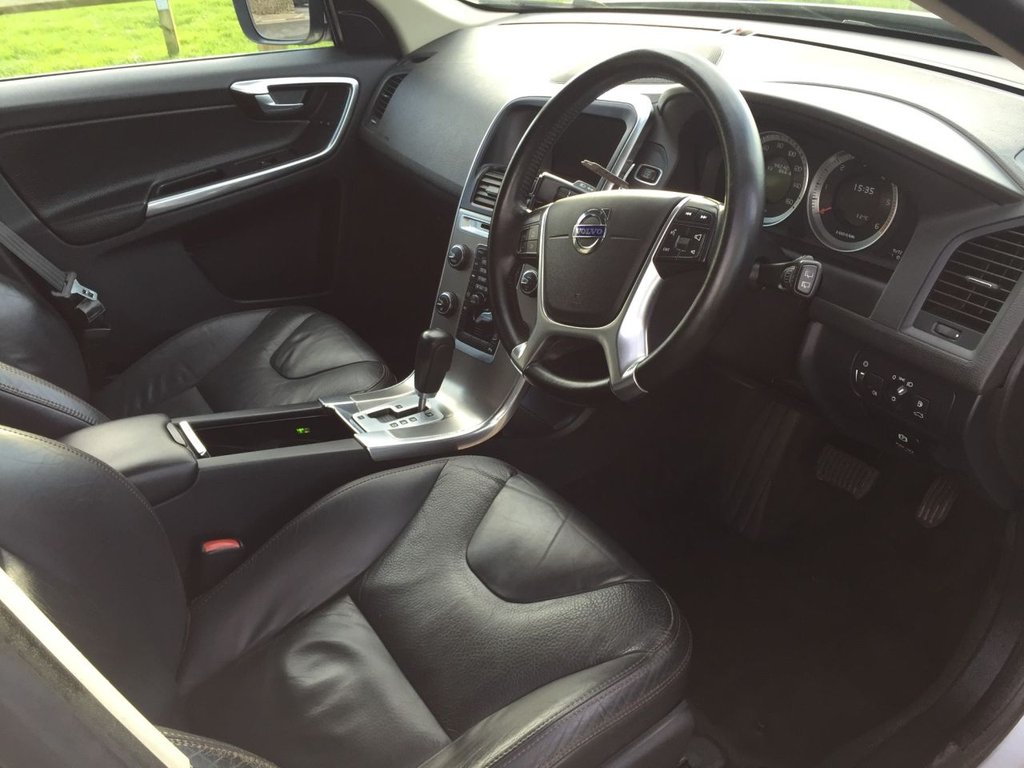 USED 2012 12 VOLVO XC60 2.4 D5 SE LUX AWD 5d 212 BHP SAT NAV DAB HEATED SEATS
