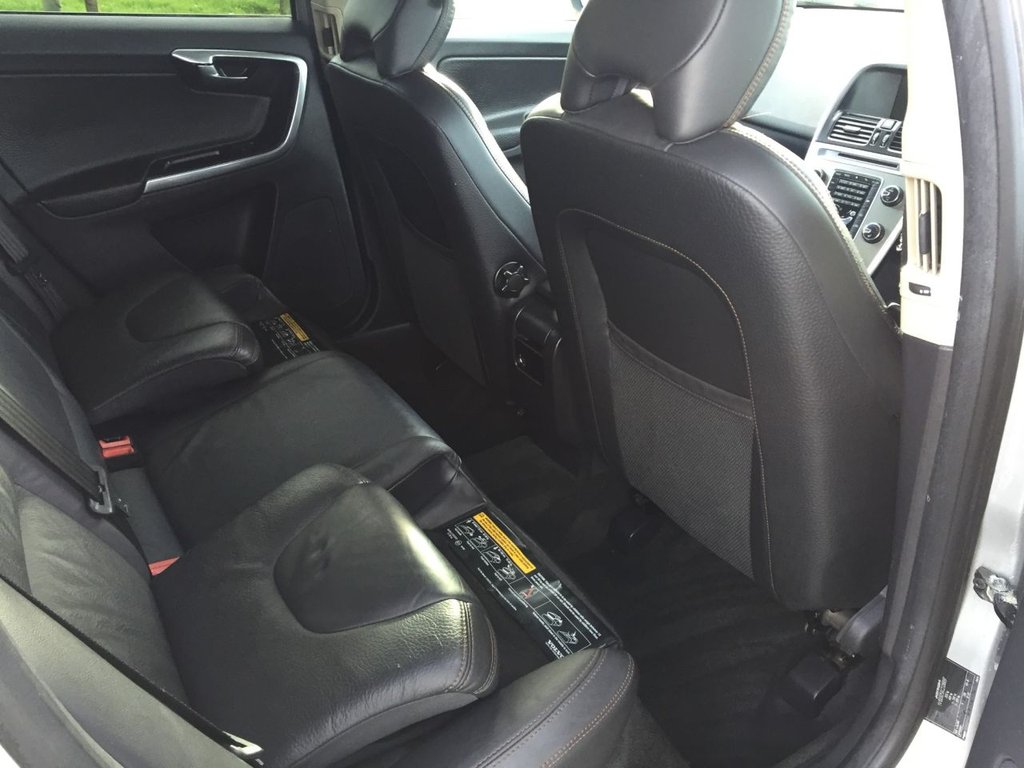 USED 2012 12 VOLVO XC60 2.4 D5 SE LUX AWD 5d 212 BHP SAT NAV DAB HEATED SEATS