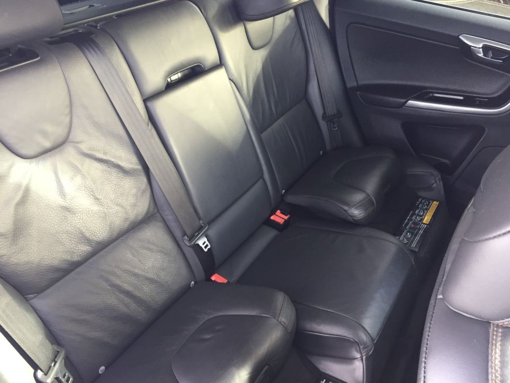 USED 2012 12 VOLVO XC60 2.4 D5 SE LUX AWD 5d 212 BHP SAT NAV DAB HEATED SEATS