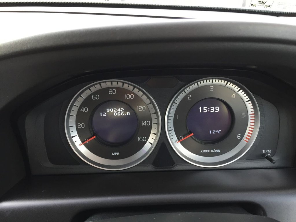 USED 2012 12 VOLVO XC60 2.4 D5 SE LUX AWD 5d 212 BHP SAT NAV DAB HEATED SEATS