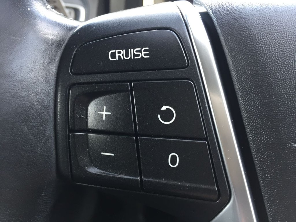 USED 2012 12 VOLVO XC60 2.4 D5 SE LUX AWD 5d 212 BHP SAT NAV DAB HEATED SEATS