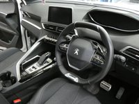 USED 2019 19 PEUGEOT 5008 1.6 PURETECH S/S GT LINE PREMIUM 5d 179 BHP 7 SEATS SAT NAV PANORAMIC SUNROOF REAR VIEW CAMERA PART LEATHER HEATED SEATS GENUINE LOW MILES