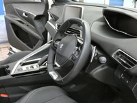 USED 2019 19 PEUGEOT 5008 1.6 PURETECH S/S GT LINE PREMIUM 5d 179 BHP 7 SEATS SAT NAV PANORAMIC SUNROOF REAR VIEW CAMERA PART LEATHER HEATED SEATS GENUINE LOW MILES