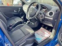 USED 2011 11 RENAULT CLIO 1.1 DYNAMIQUE TOMTOM 16V 5d 75 BHP TomTom Sat Nav + Air Conditioning