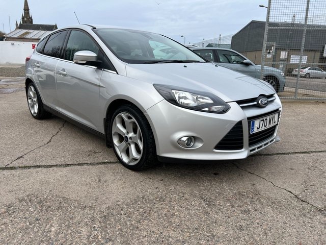 2013 63 Ford Focus 1.0 ZETEC 5d 124 BHP
