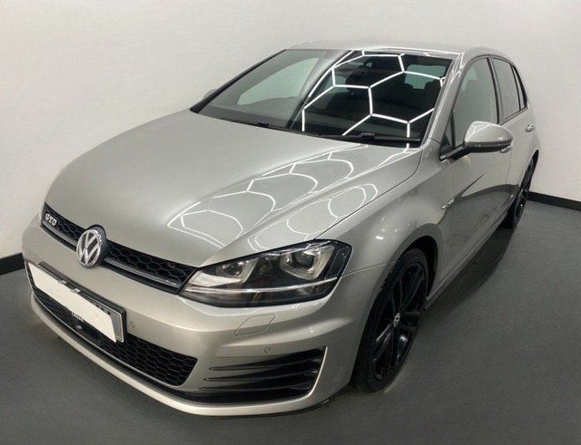 2016 VOLKSWAGEN GOLF