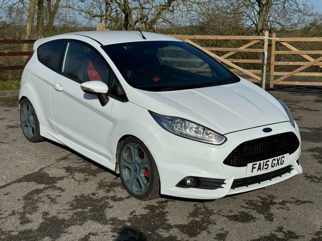 2015 15 Ford Fiesta 1.6 ST-2 3d 180 BHP