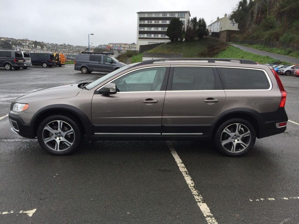 USED 2012 61 VOLVO XC70 ESTATE XC70 D5 SELUX AWD AUTO 