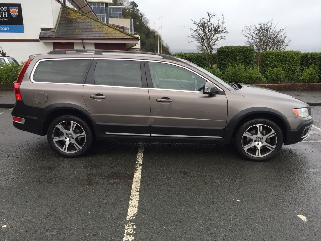 USED 2012 61 VOLVO XC70 ESTATE XC70 D5 SELUX AWD AUTO 