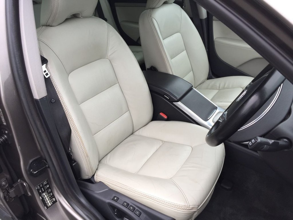 USED 2012 61 VOLVO XC70 ESTATE XC70 D5 SELUX AWD AUTO 