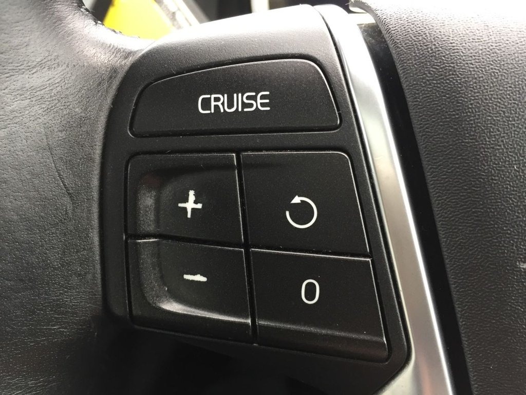 USED 2012 61 VOLVO XC70 ESTATE XC70 D5 SELUX AWD AUTO 