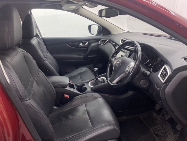 2015 NISSAN QASHQAI - Photo 11