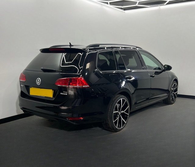 2015 VOLKSWAGEN GOLF - Photo 2