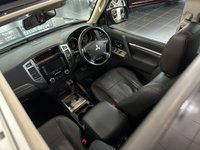 USED 2015 15 MITSUBISHI SHOGUN 3.2 DI-D SG3 5d 197 BHP 6 SERVICE STAMPS