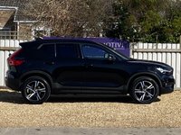 USED 2020 69 VOLVO XC40 1.5 T3 R-DESIGN 5d 161 BHP 