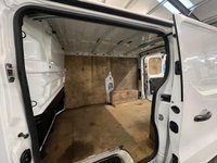 USED 2015 15 VAUXHALL VIVARO 1.6L 2700 L1H1 CDTI P/V 0d 89 BHP Full Service History