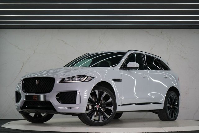 2020 20 Jaguar F-Pace 2.0 CHEQUERED FLAG AWD 5d 178 BHP