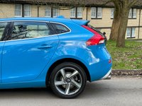 USED 2013 63 VOLVO V40 2.0 D3 R-DESIGN NAV 5d 148 BHP 