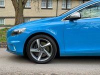 USED 2013 63 VOLVO V40 2.0 D3 R-DESIGN NAV 5d 148 BHP 