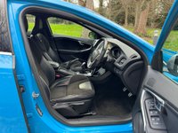 USED 2013 63 VOLVO V40 2.0 D3 R-DESIGN NAV 5d 148 BHP 