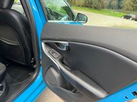 USED 2013 63 VOLVO V40 2.0 D3 R-DESIGN NAV 5d 148 BHP 