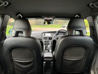 USED 2013 63 VOLVO V40 2.0 D3 R-DESIGN NAV 5d 148 BHP 