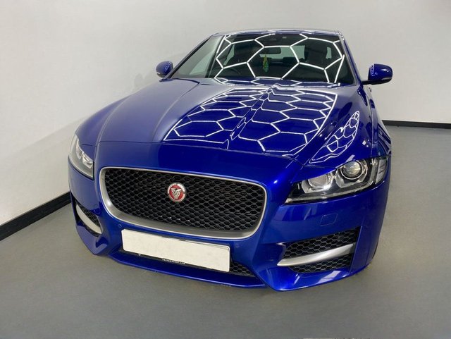 2016 JAGUAR XF - Photo 4