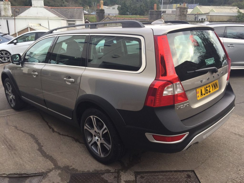 USED 2013 62 VOLVO XC70 2.4 D5 SE LUX AWD 5d 212 BHP DRIVERS SUPPORT PACK / FAMILY PACK