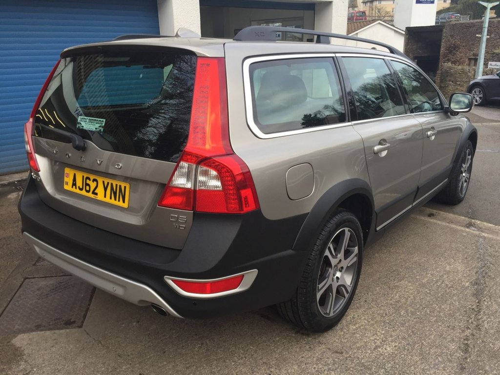 USED 2013 62 VOLVO XC70 2.4 D5 SE LUX AWD 5d 212 BHP DRIVERS SUPPORT PACK / FAMILY PACK