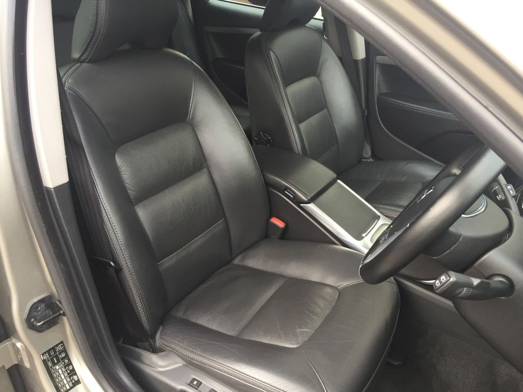 USED 2013 62 VOLVO XC70 2.4 D5 SE LUX AWD 5d 212 BHP DRIVERS SUPPORT PACK / FAMILY PACK