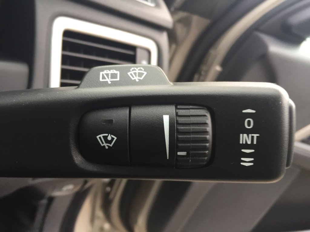 USED 2013 62 VOLVO XC70 2.4 D5 SE LUX AWD 5d 212 BHP DRIVERS SUPPORT PACK / FAMILY PACK