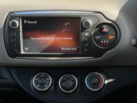 USED 2016 66 TOYOTA YARIS 1.3 VVT-I ICON 3d 99 BHP THIS CAR COMES WITH 6 MONTHS WARRANTY , BREAKDOWN COVER & RECOVERY +  REVERSING CAMERA +  5 SPEED MANUAL +  CRUISE CONTROL +  TRACTION CONTROL +  CLIMATE CONTROL +  BLUETOOTH +  MIRROR LINK +  SAT NAVIGATION +  METALLIC ALLOYS +  15 INCH ALLOY WHEELS